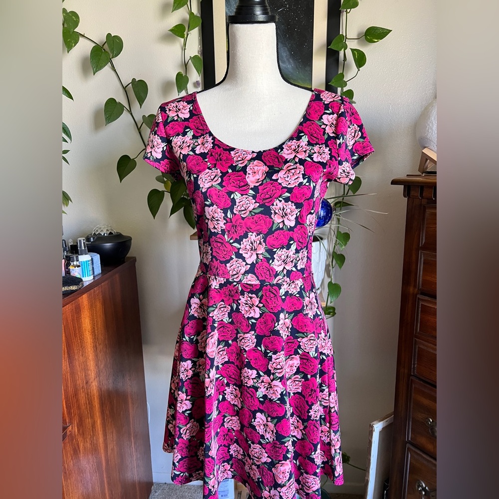 Charlotte Russe Women’s Floral Print MIDI Dress Size M
